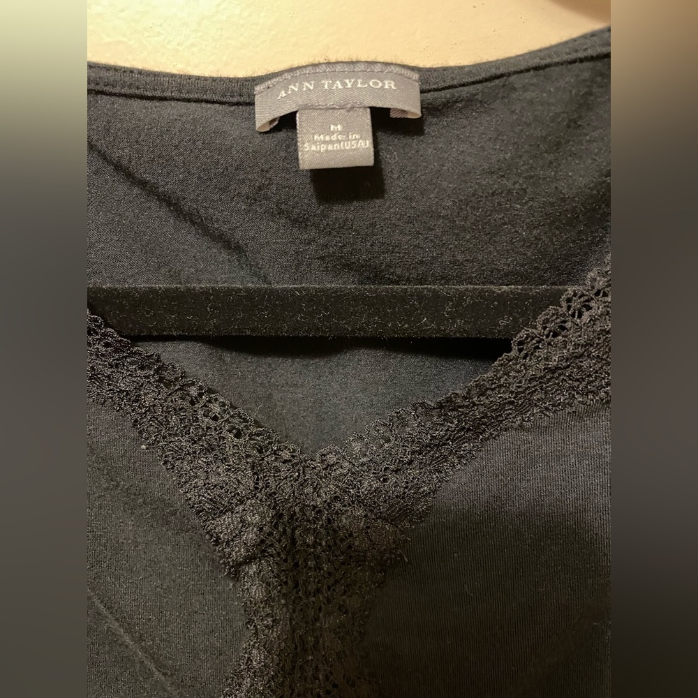 Ann Taylor Pullover Sleeveless Top in Black with Lace Trim Size M - Picture 4 of 4